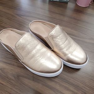 🌹Rose Gold Vionic Slip on sneakers (mule style)